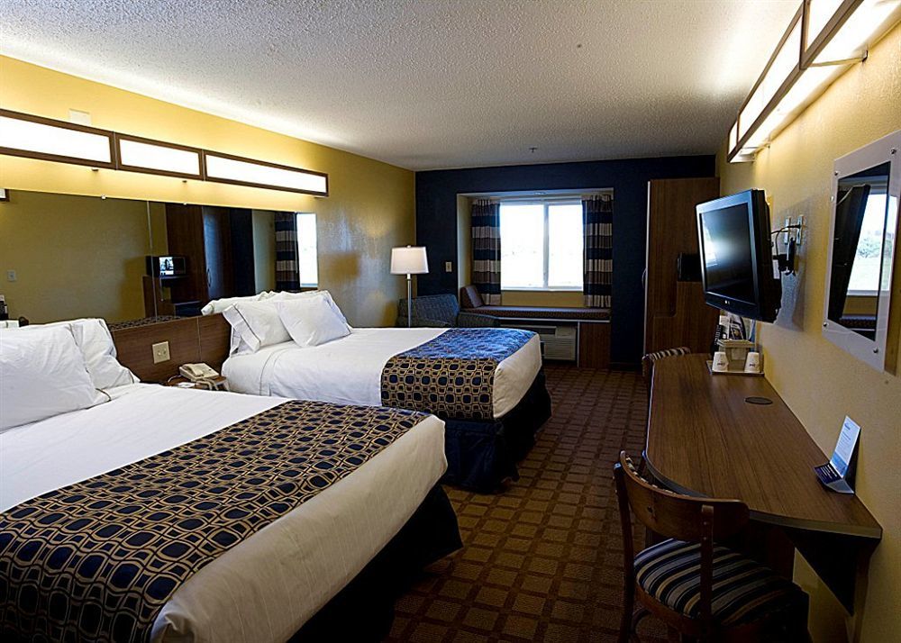Quality Inn & Suites Watertown Fort Drum Calcium Exterior foto