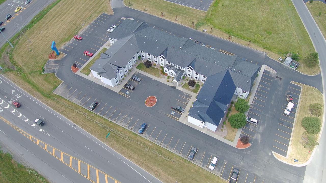Quality Inn & Suites Watertown Fort Drum Calcium Exterior foto