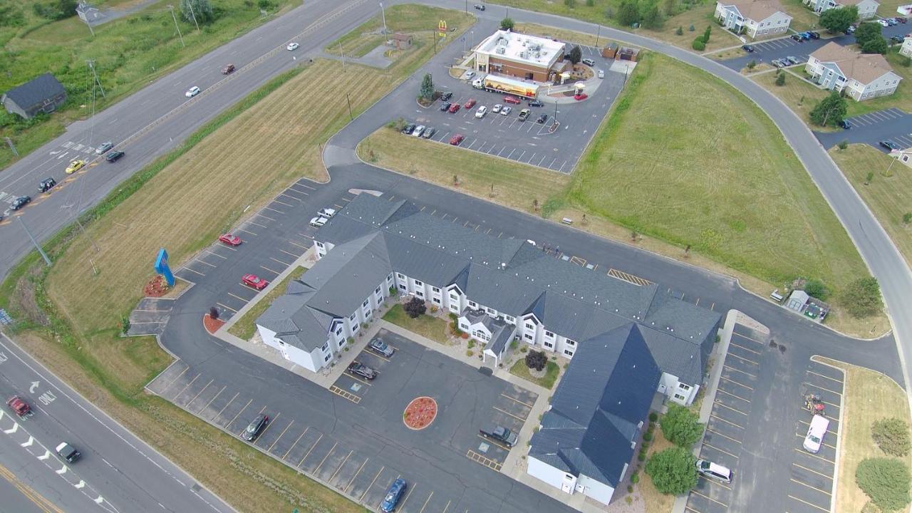Quality Inn & Suites Watertown Fort Drum Calcium Exterior foto