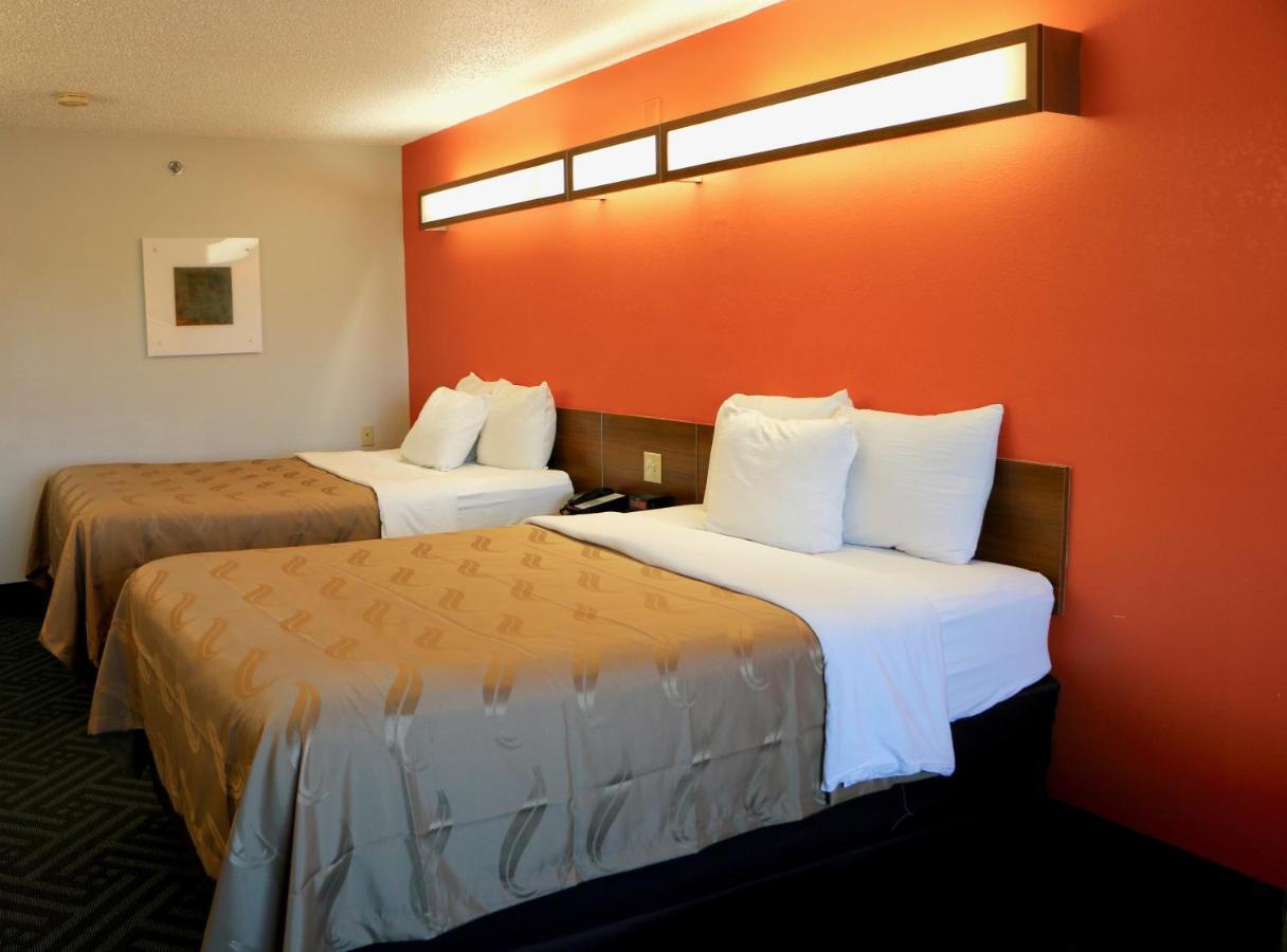 Quality Inn & Suites Watertown Fort Drum Calcium Exterior foto