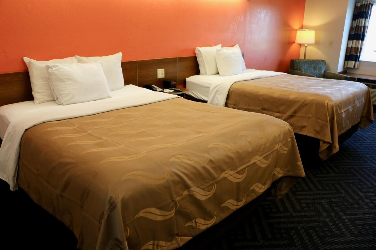 Quality Inn & Suites Watertown Fort Drum Calcium Exterior foto