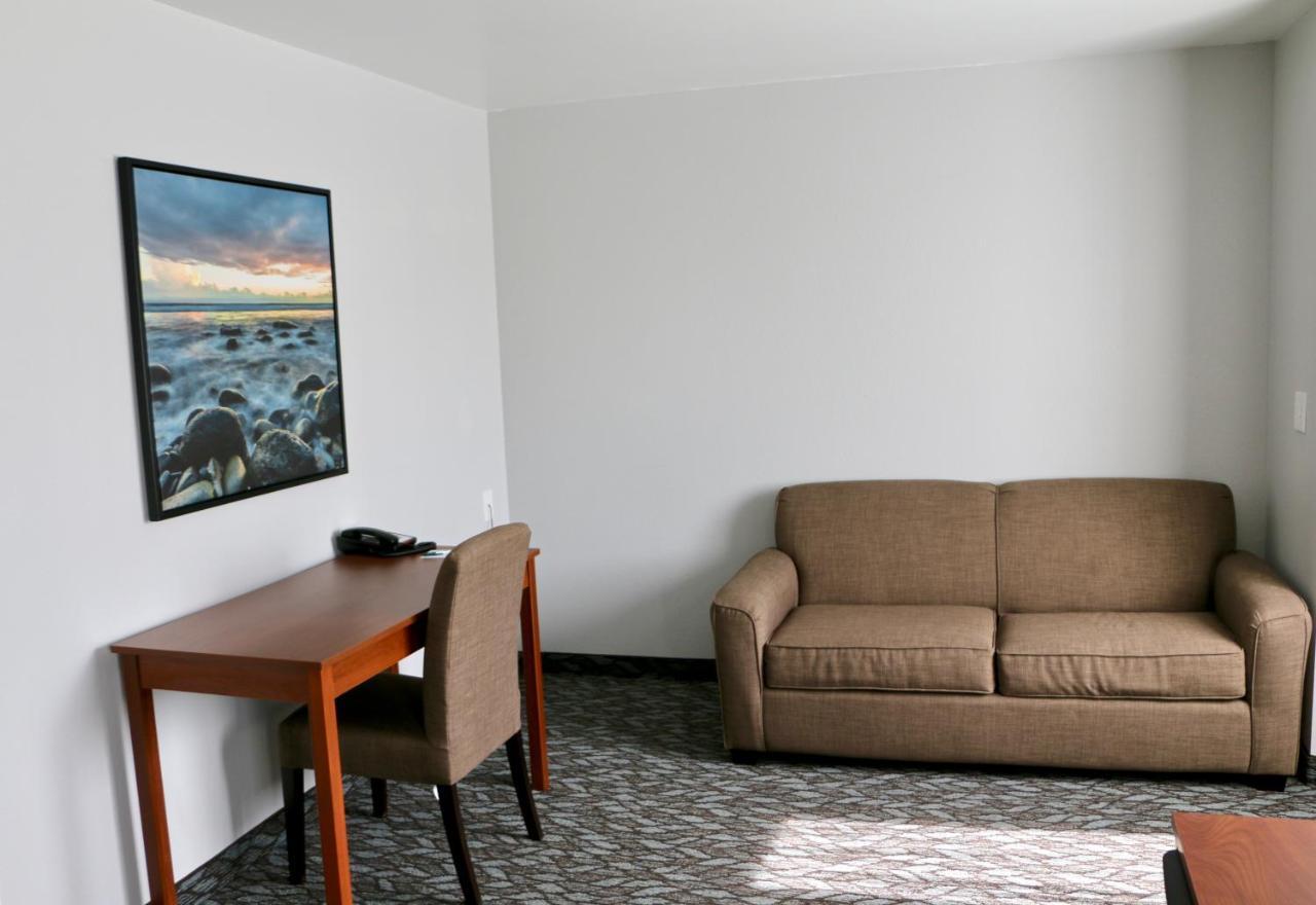 Quality Inn & Suites Watertown Fort Drum Calcium Exterior foto