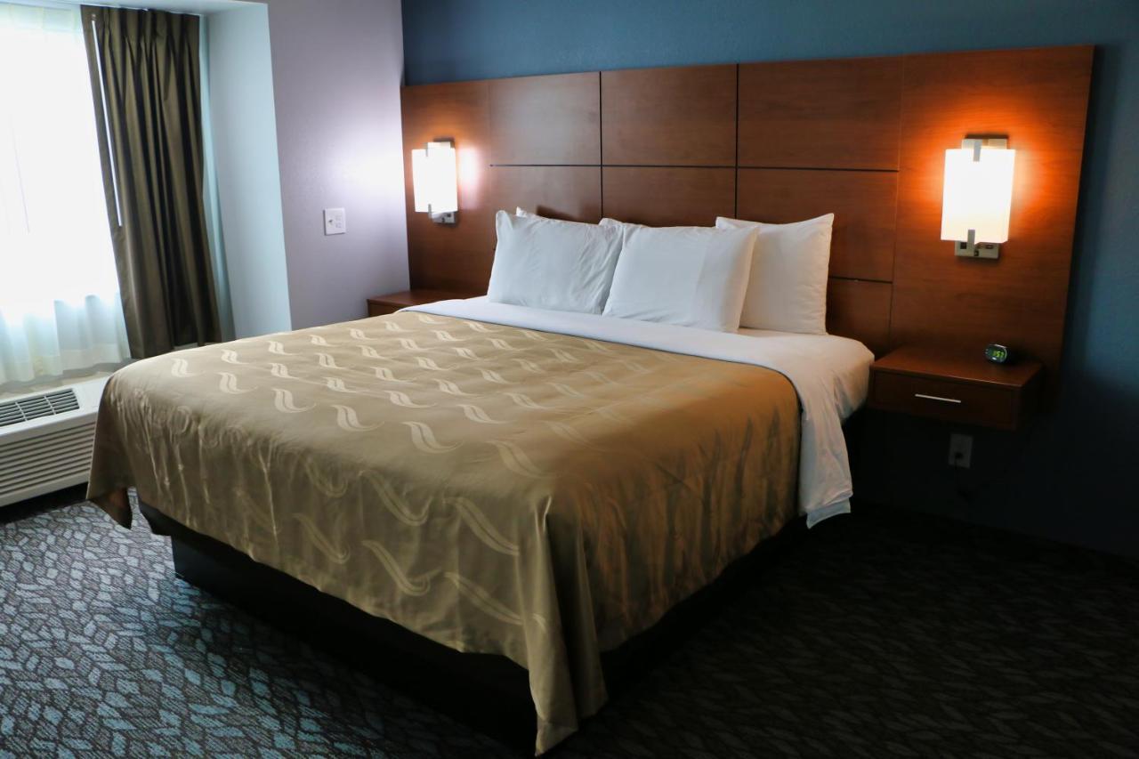 Quality Inn & Suites Watertown Fort Drum Calcium Exterior foto